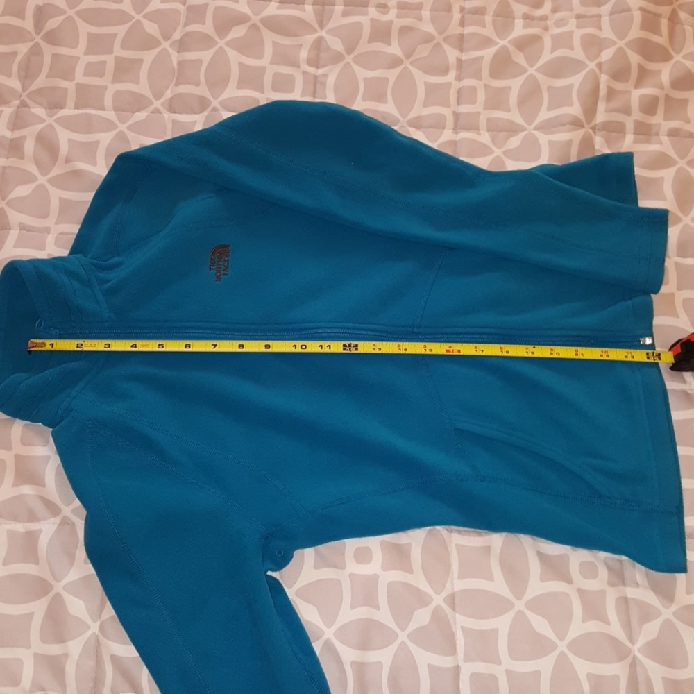 North Face  fleece jacket in EUC - Picture 8 of 8